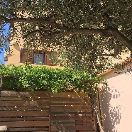 Traditional Studio Near Airport And Διαμέρισμα Καρτερός