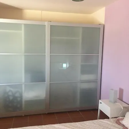 Διαμέρισμα Traditional Studio Near Airport And