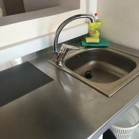 Traditional Studio Near Airport And Apartment *