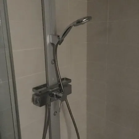 Traditional Studio Near Airport And Apartment *