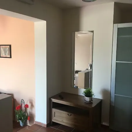 Traditional Studio Near Airport And Apartment Karteros