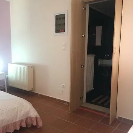 Apartment Traditional Studio Near Airport And *