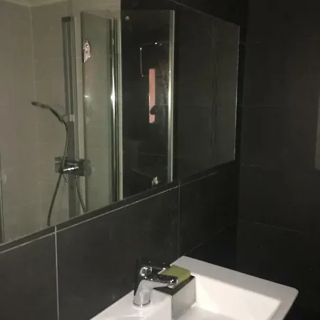 Traditional Studio Near Airport And Appartement