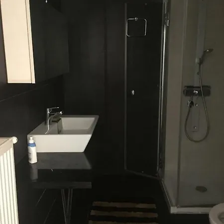 Traditional Studio Near Airport And Appartement *